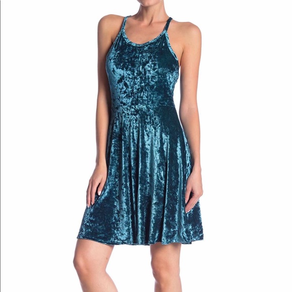 ⭐️NEW⭐️ Blue Velvet Dress - Picture 2 of 6